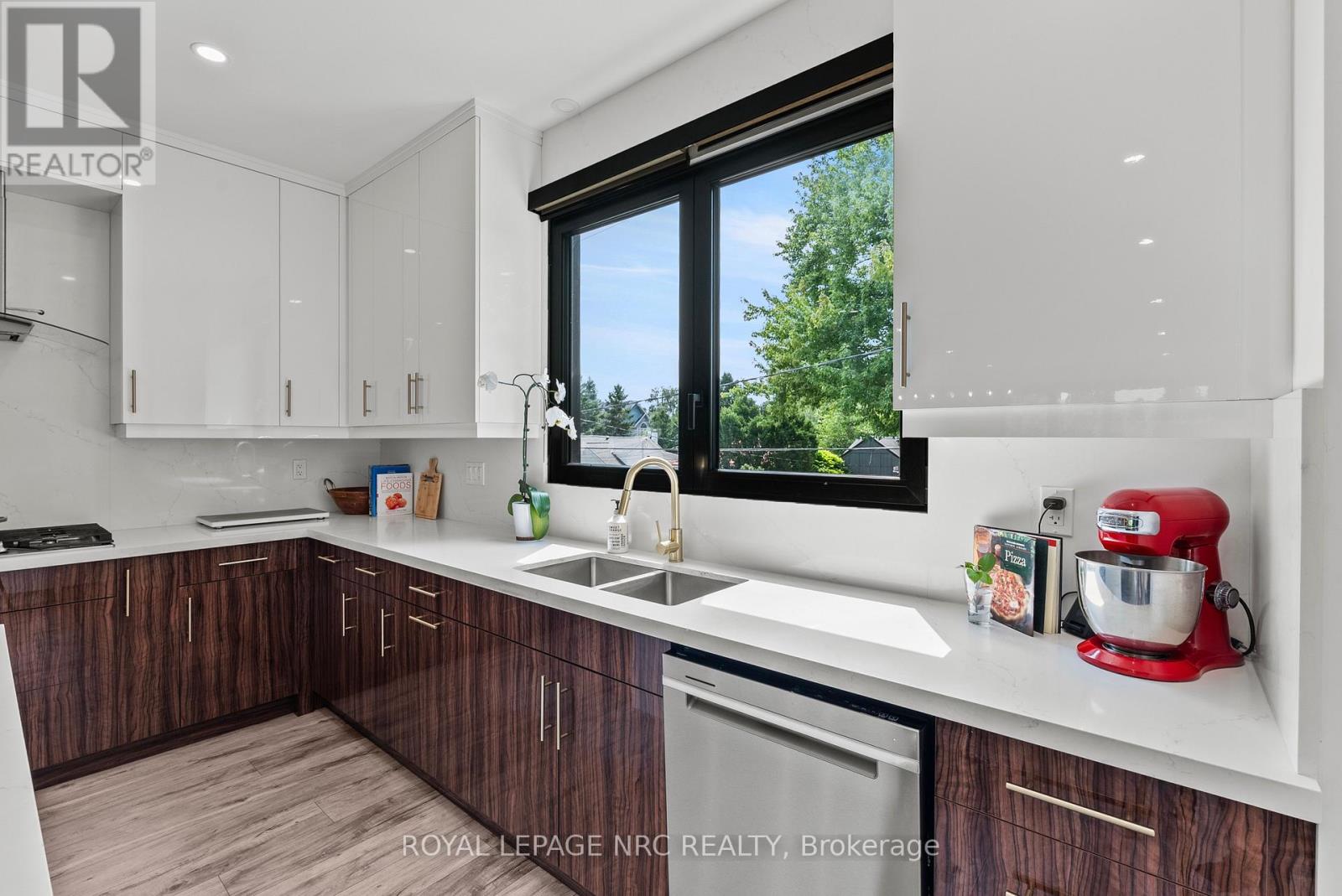 10 PAWLING STREET - Image 14