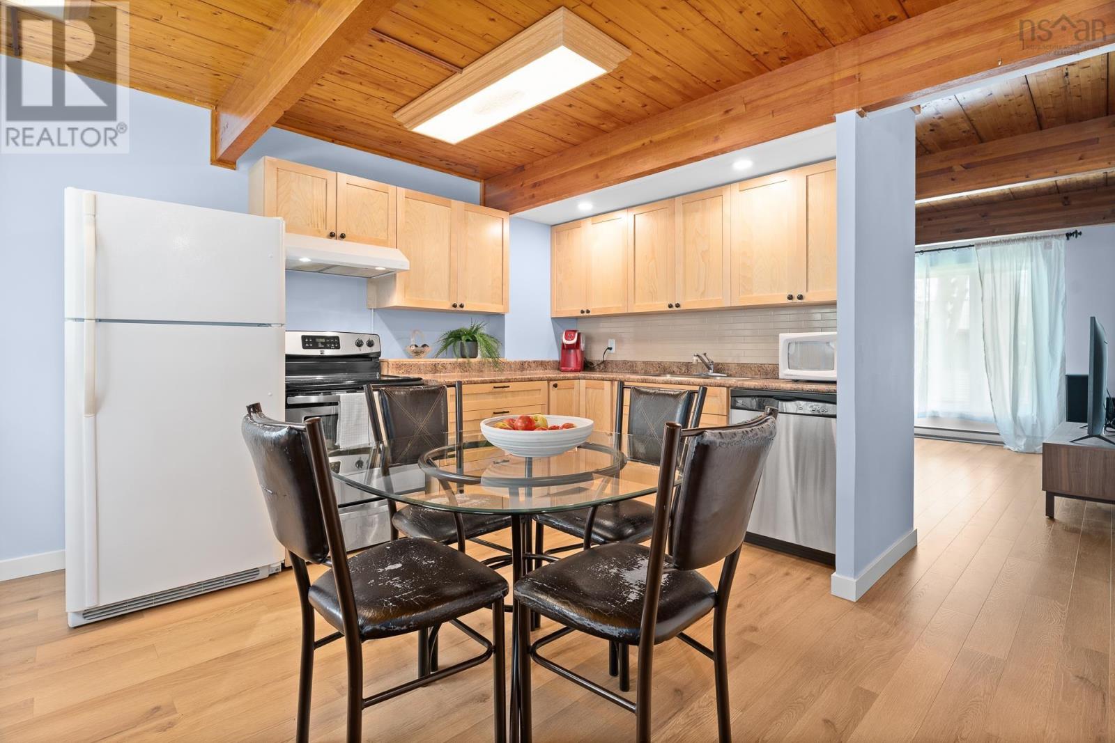 104 Bromley Road - 11