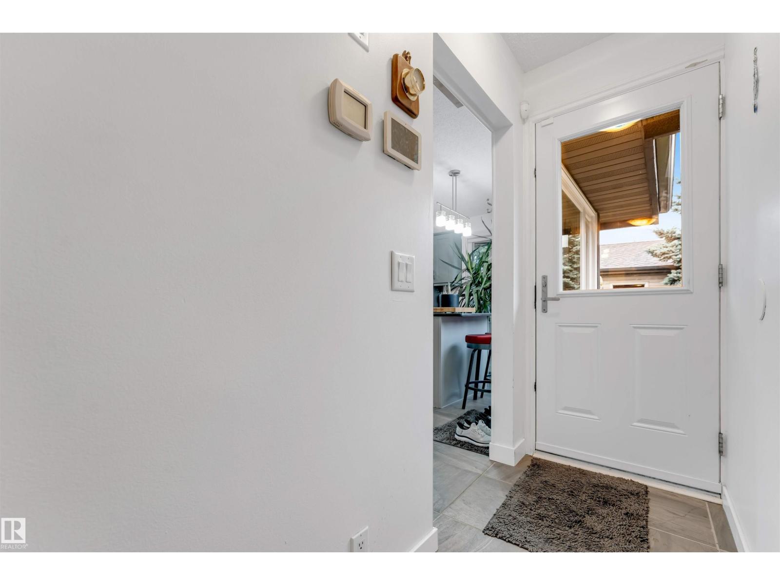 6008 37 Avenue NW - Photo 8