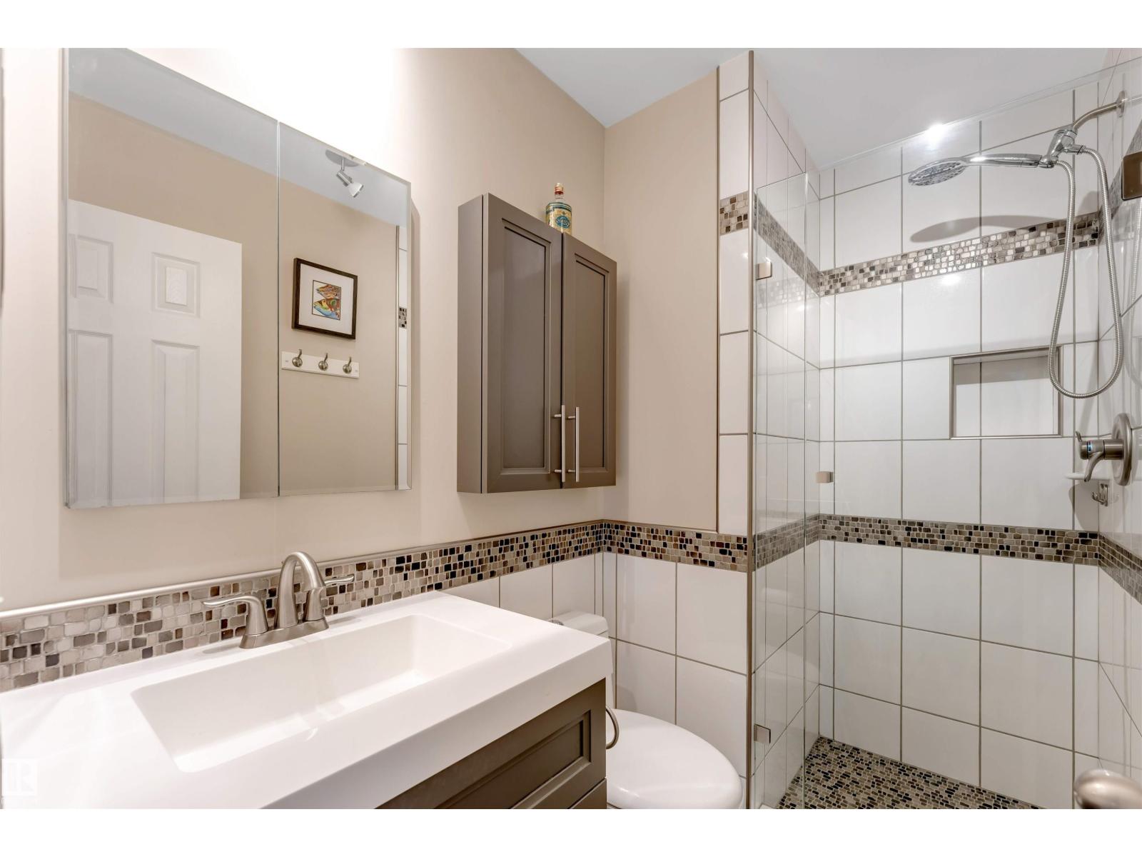 6008 37 Avenue NW - Photo 24