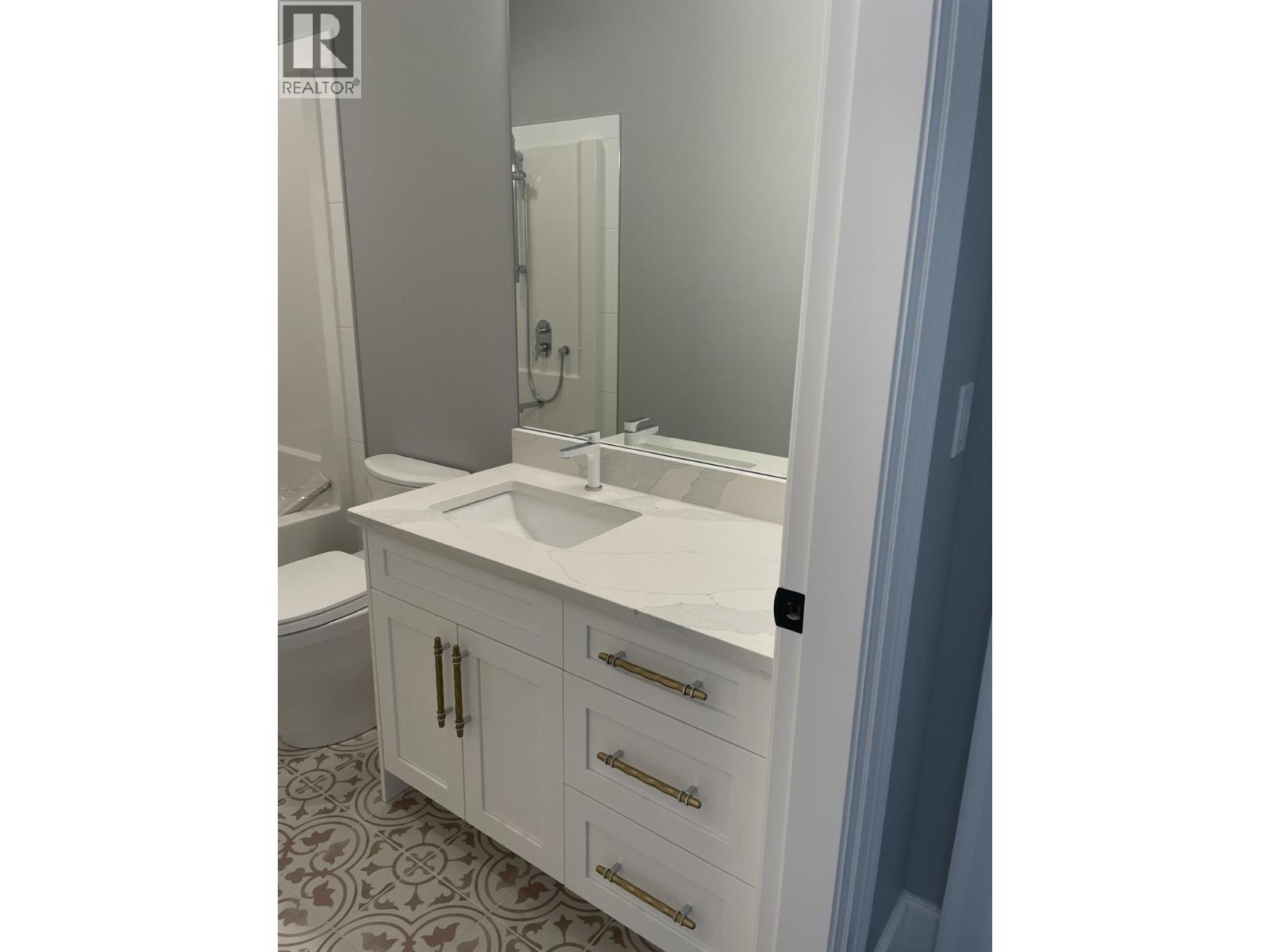 628 Hart Place, Vernon