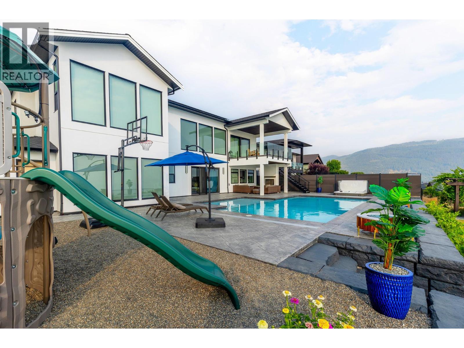 628 Hart Place - 11