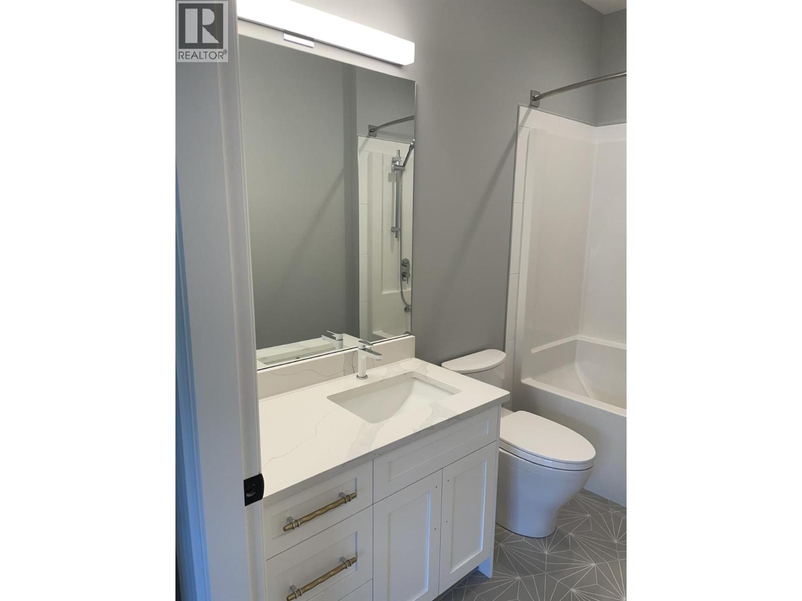 628 Hart Place, Vernon