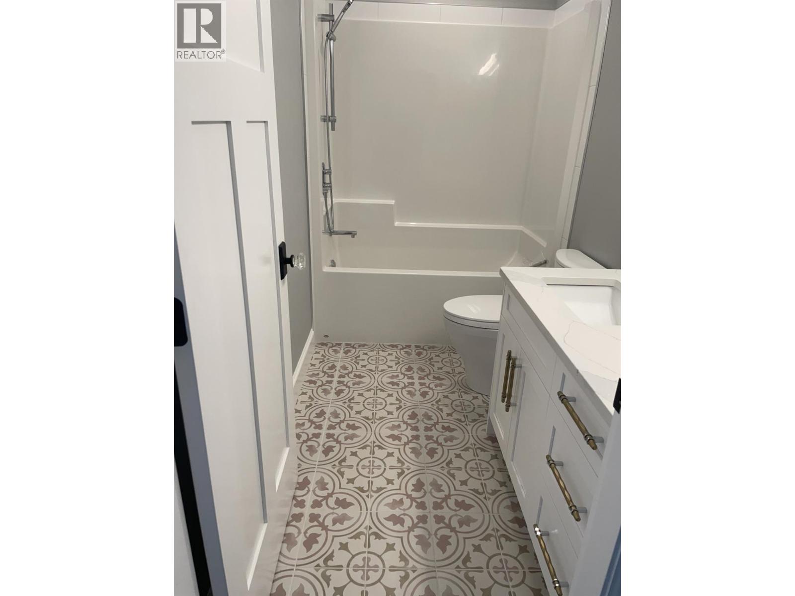 628 Hart Place, Vernon