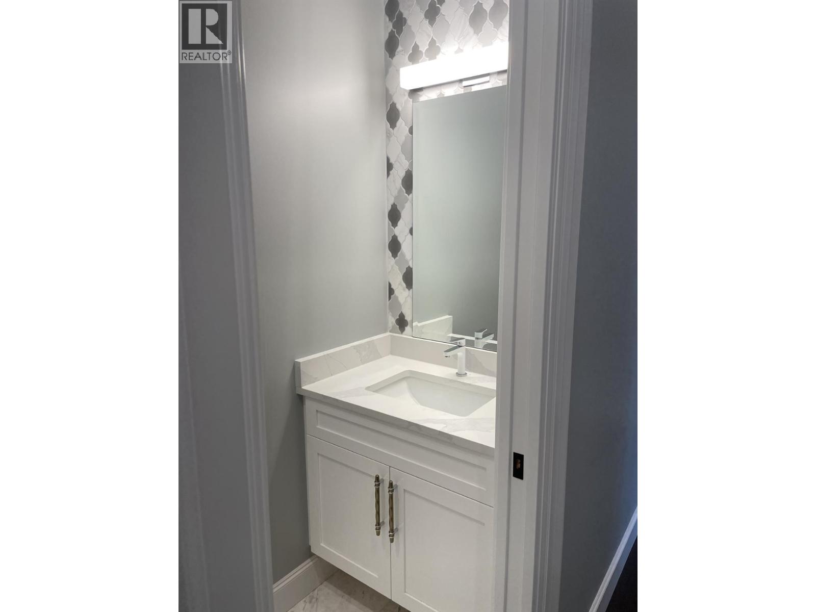 628 Hart Place, Vernon
