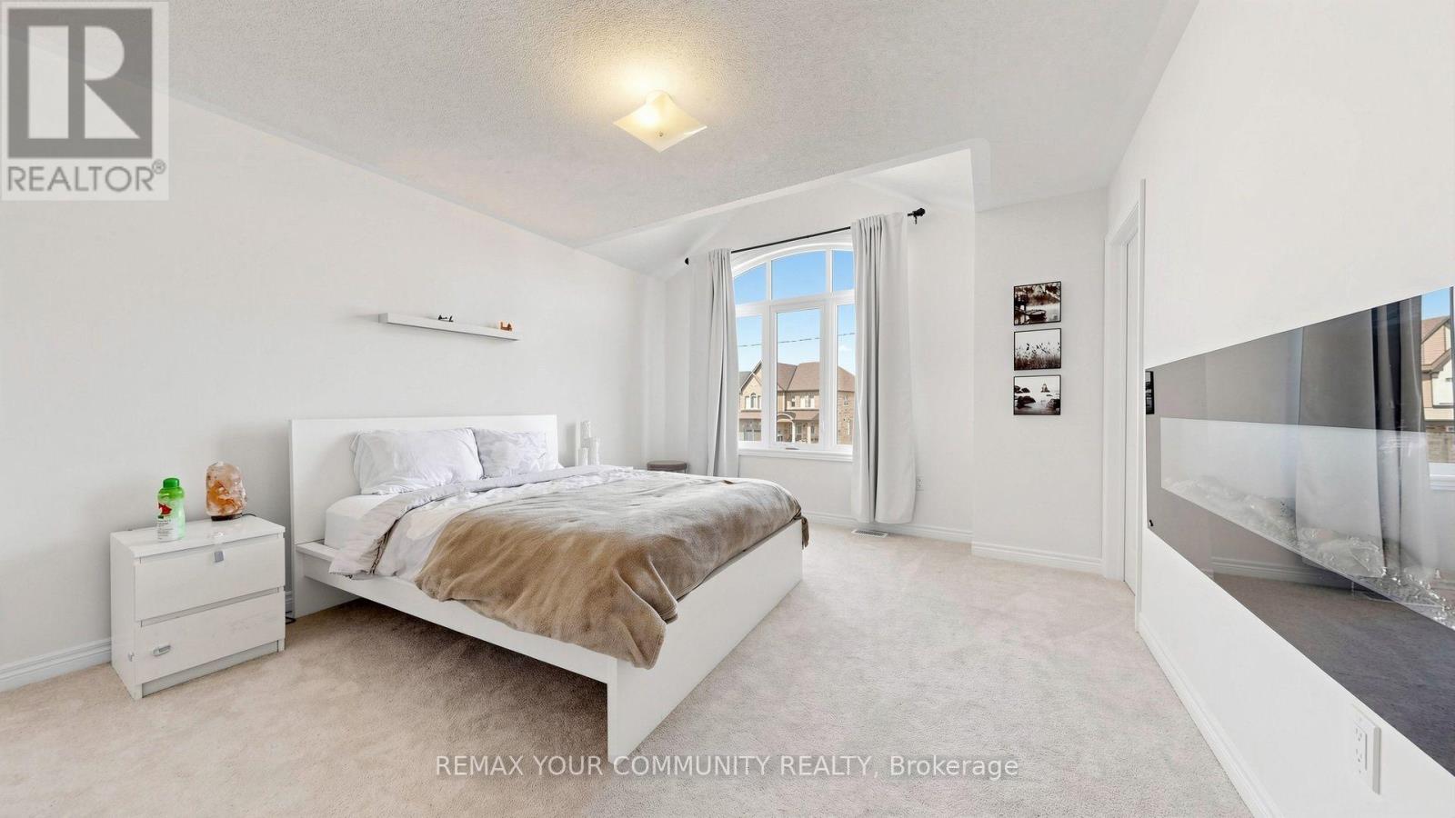 32 BAYCROFT BOULEVARD - 38
