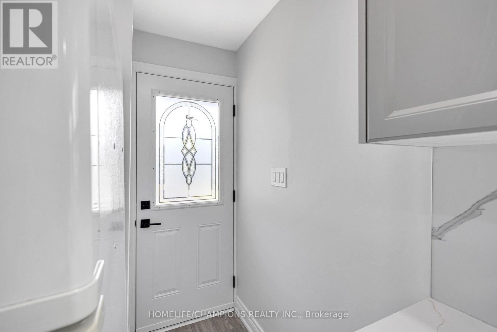 997 MOUNT ALBERT ROAD - Image 26