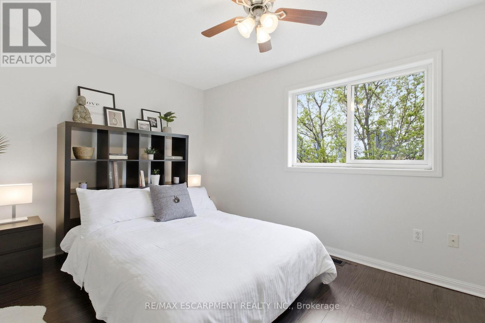 #2 80 ACORN PLACE - 13