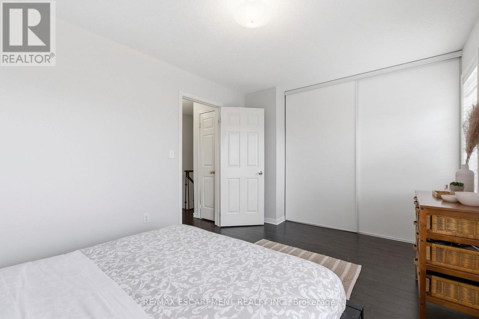 #2 80 ACORN PLACE - 17