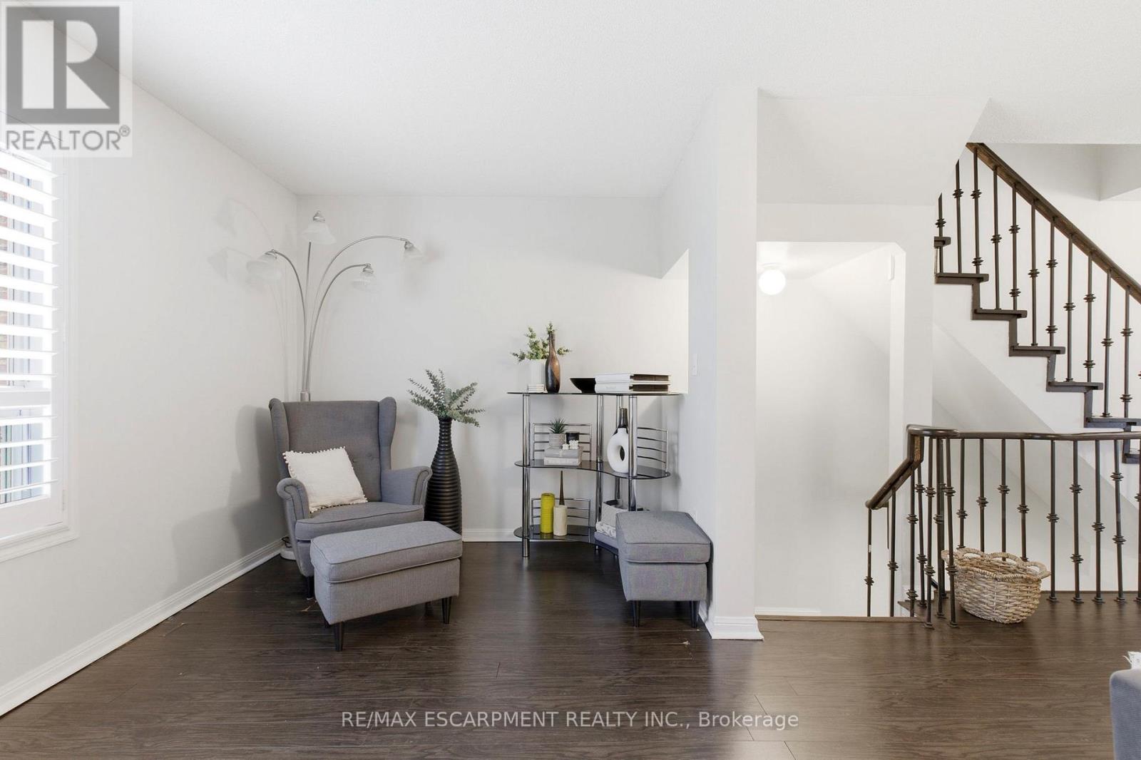 #2 80 ACORN PLACE - 7