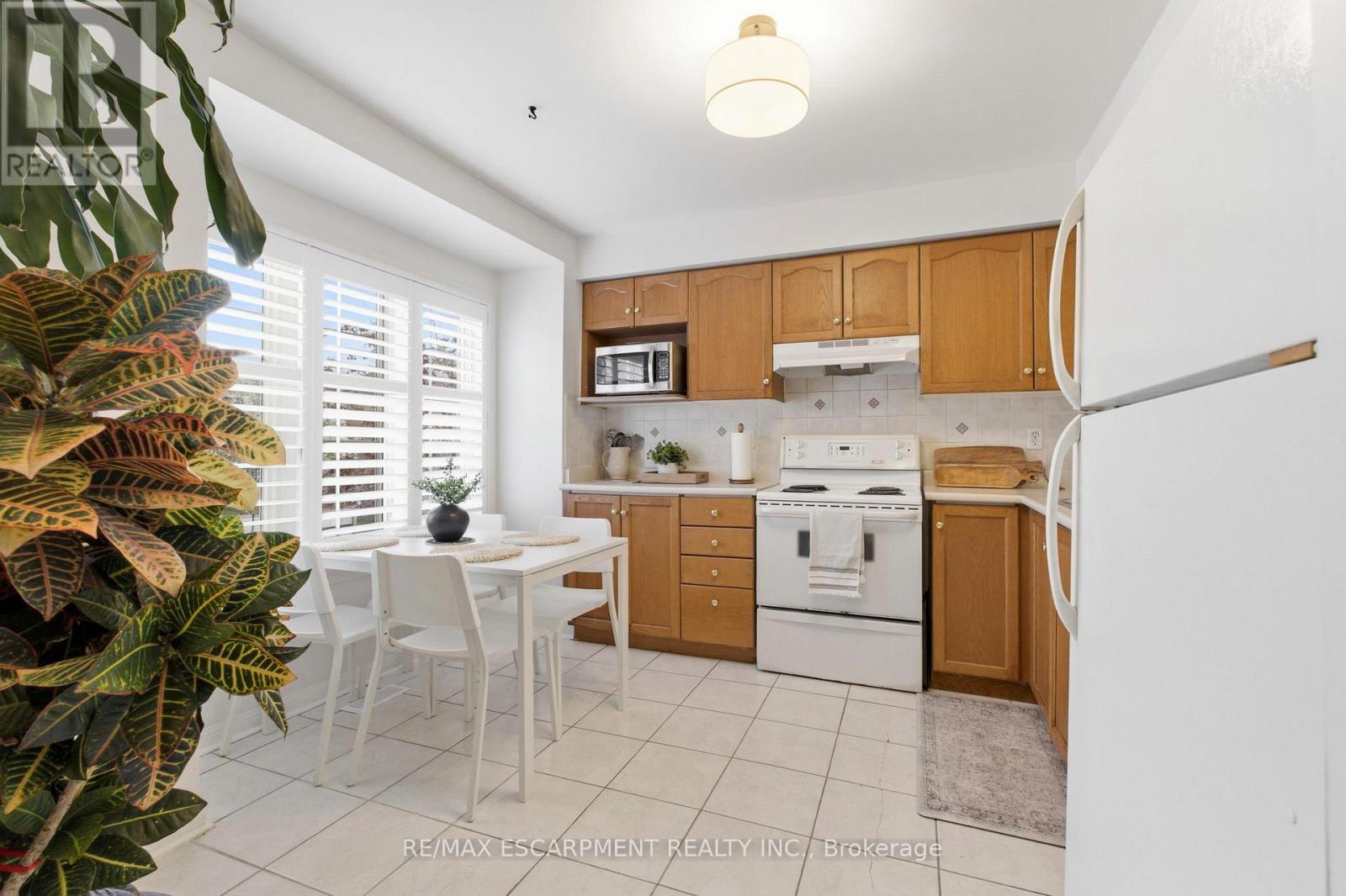 #2 80 ACORN PLACE - 9