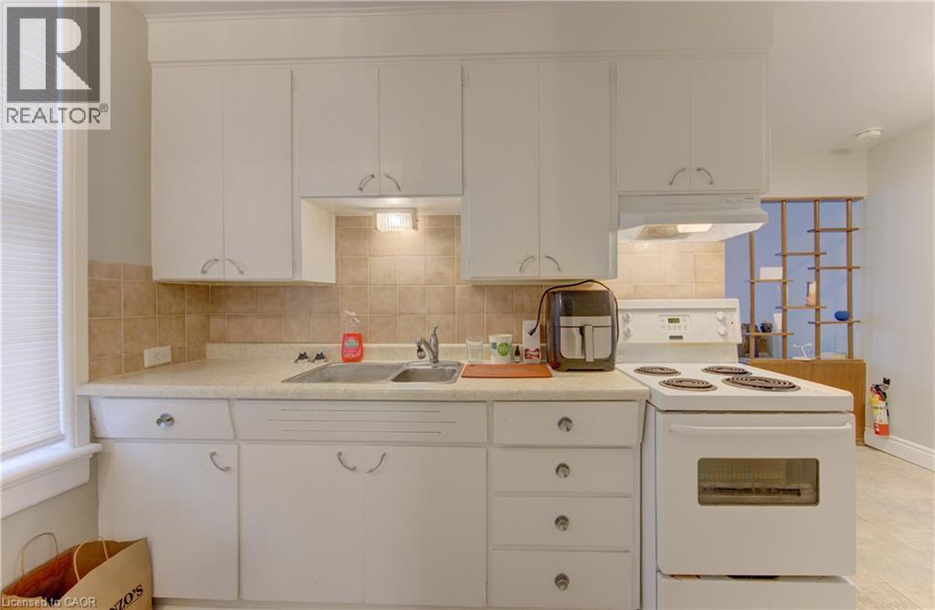 48 DUPONT Street - Image 36