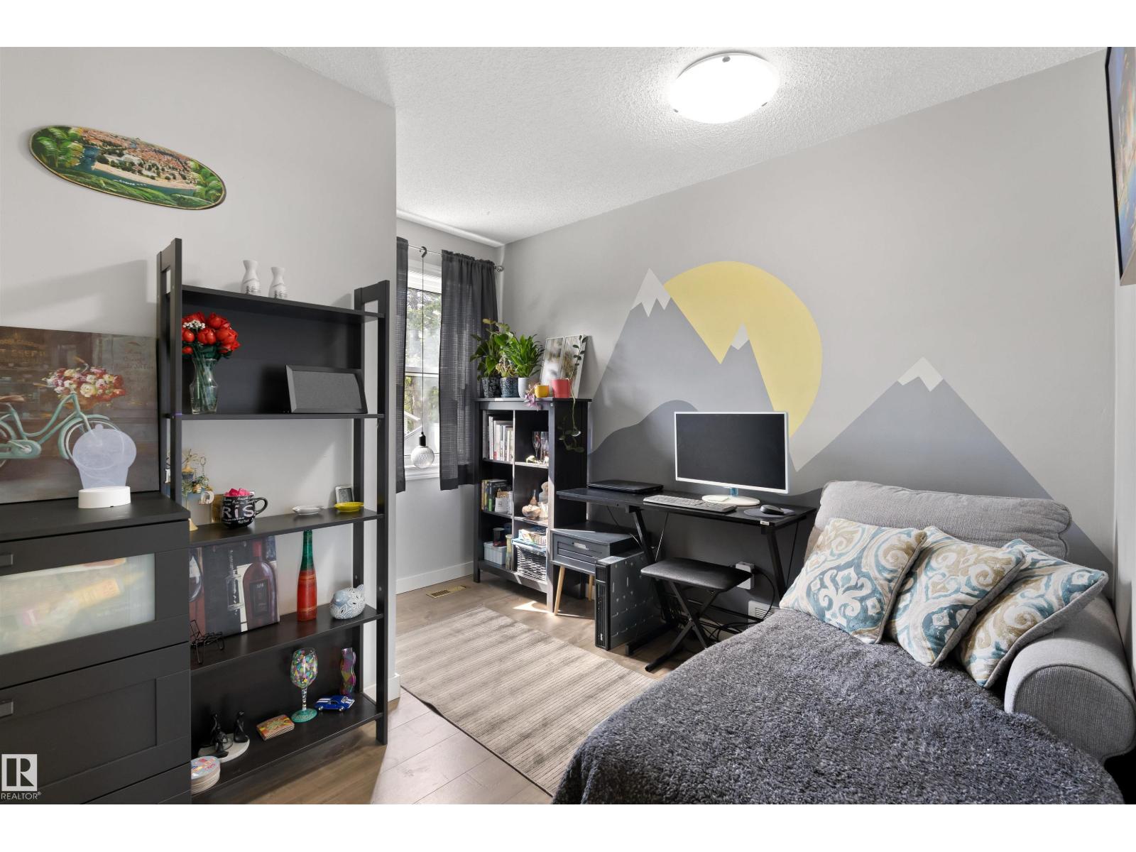 10994 135 ST NW - 15