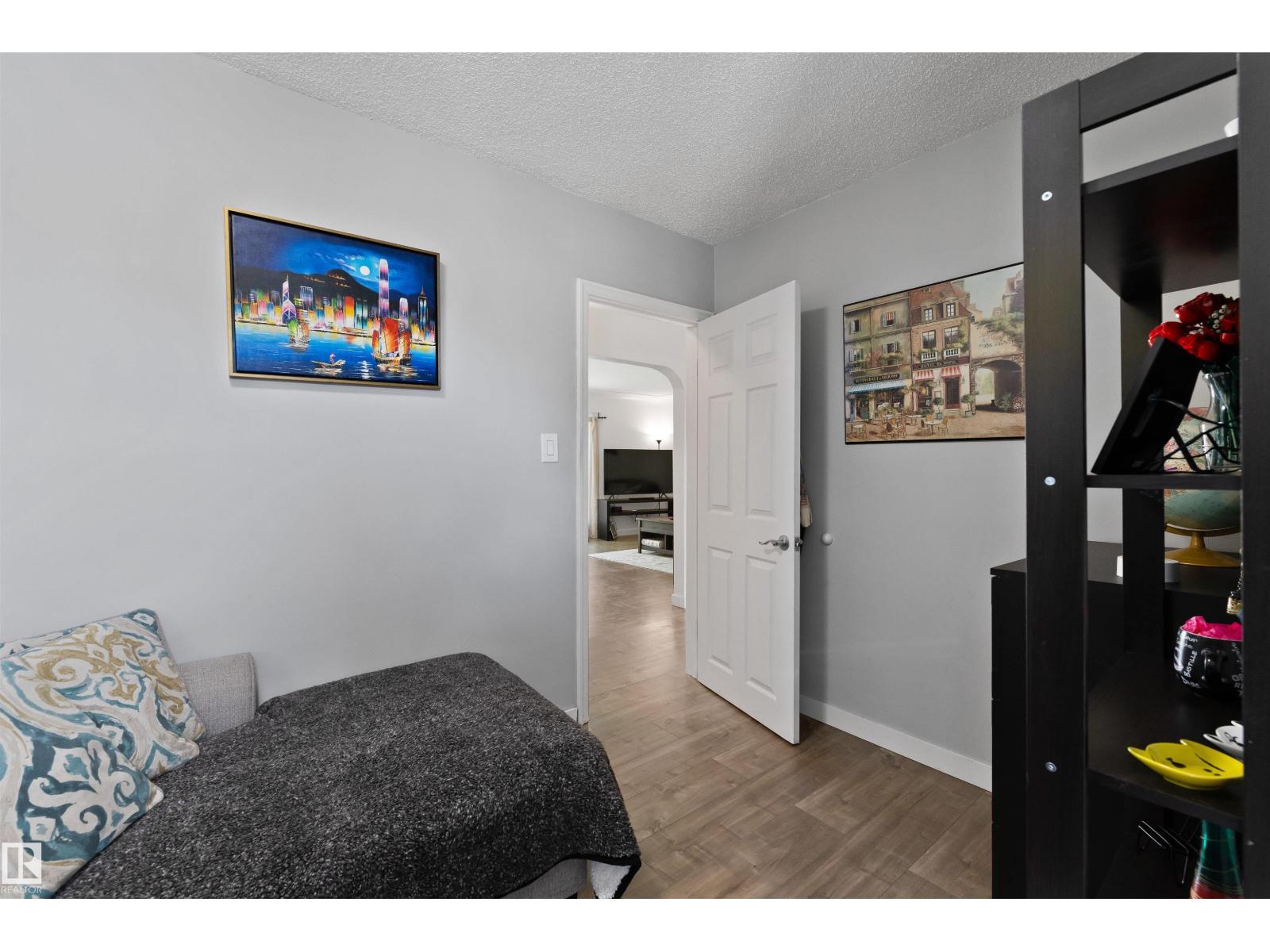 10994 135 ST NW - 16