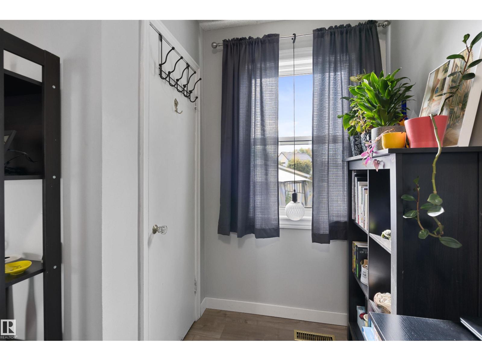 10994 135 ST NW - Image 17