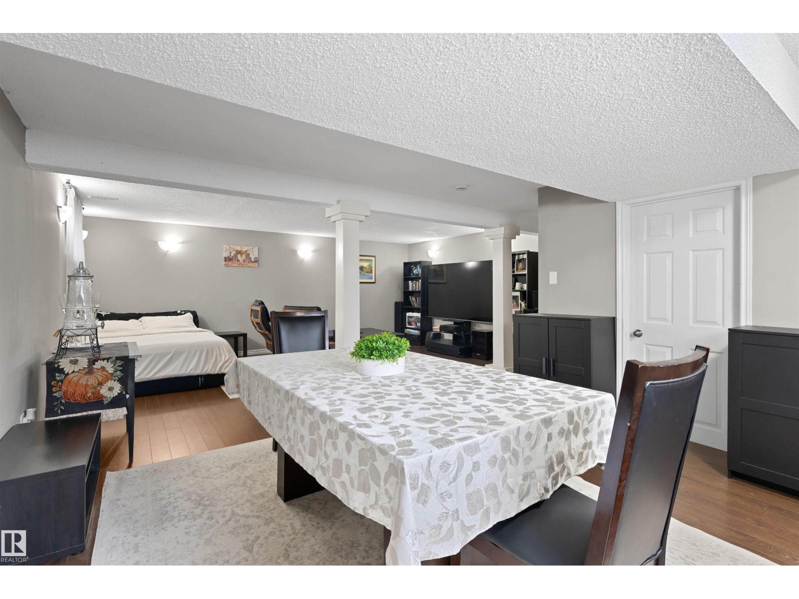 10994 135 ST NW - 24