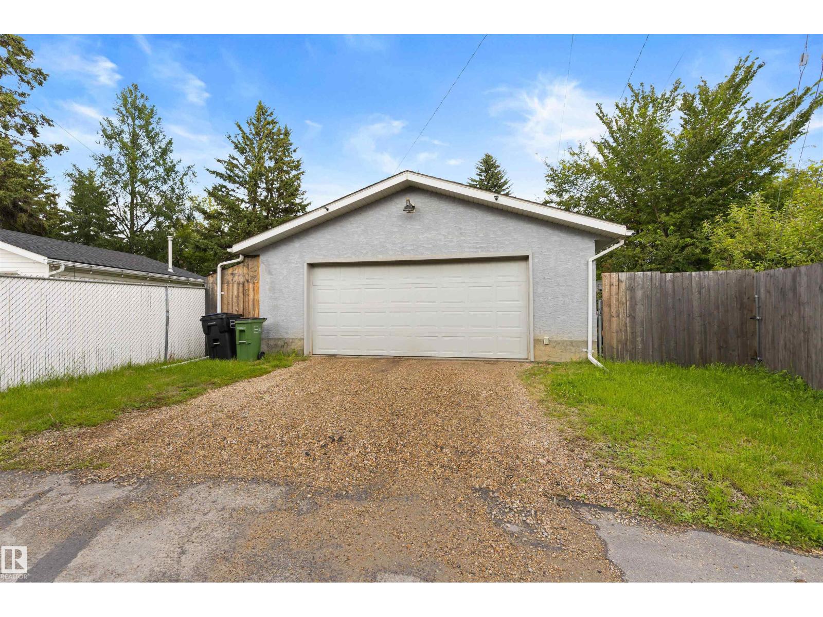 10994 135 ST NW - Image 44