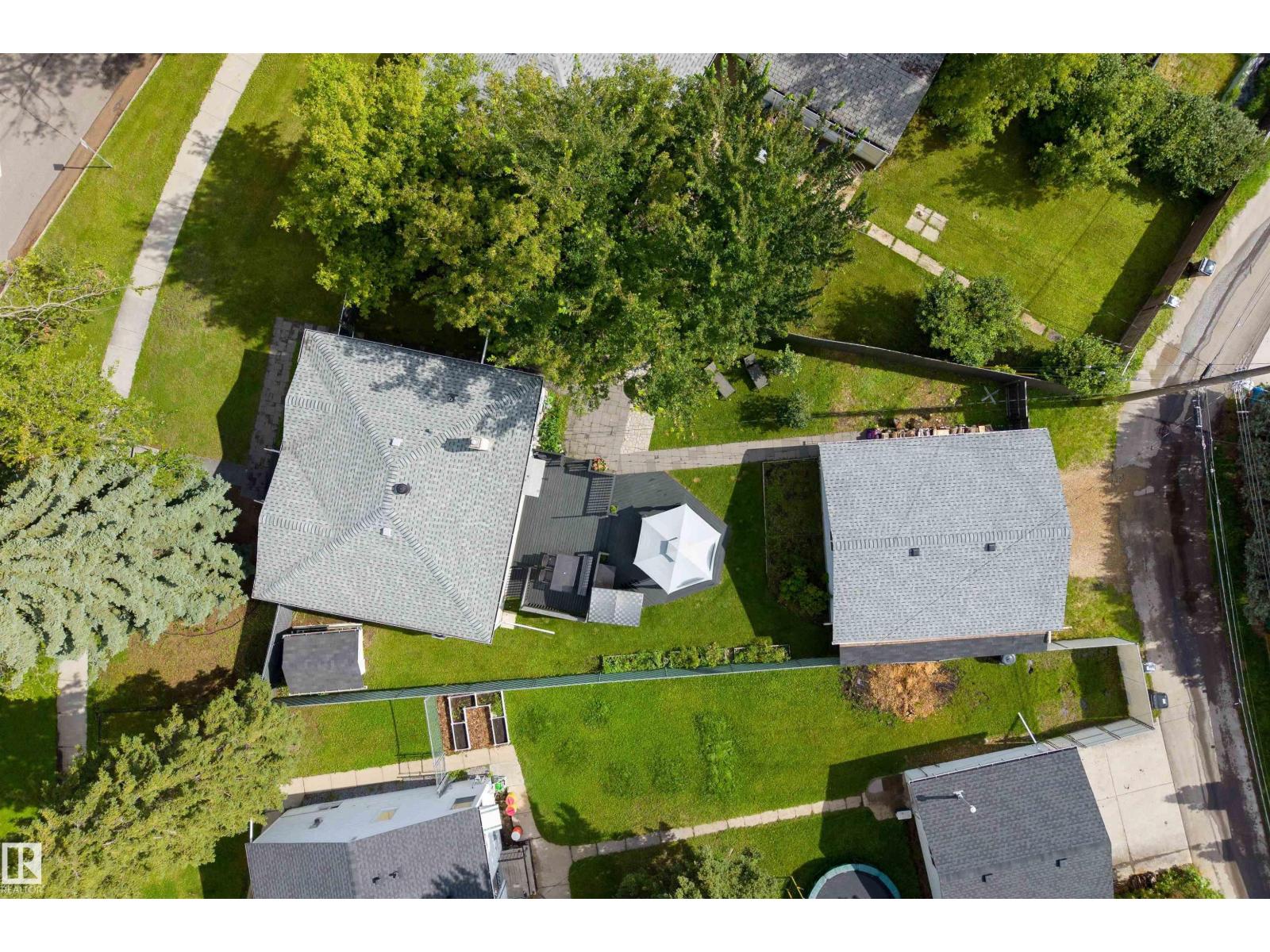 10994 135 ST NW - 50