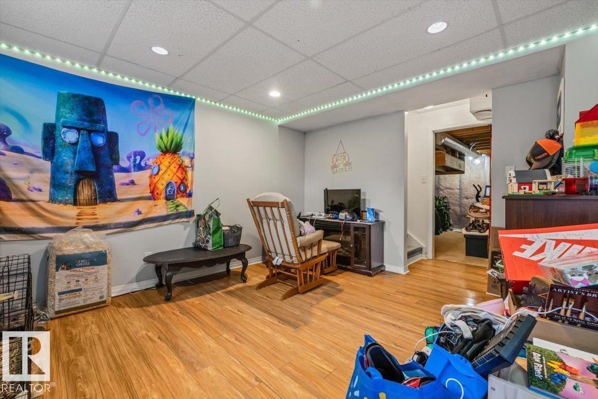 67 VENTURA Street - Photo 23