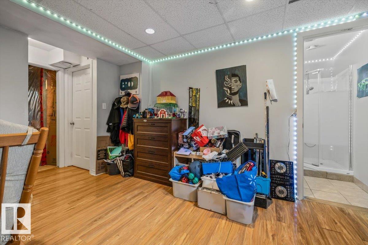 67 VENTURA Street - Photo 24