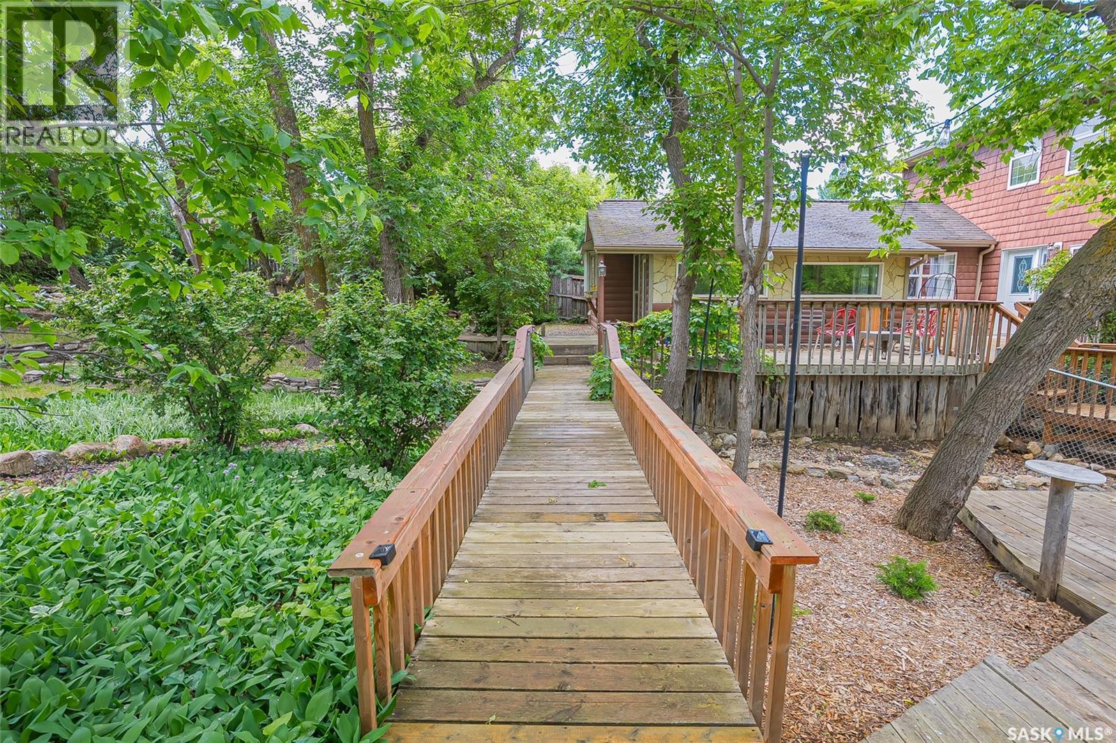 215 Regina STREET - 25
