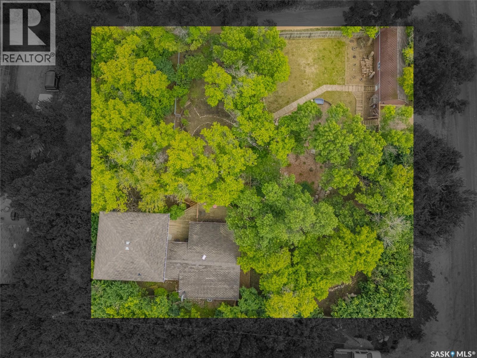 215 Regina STREET - 63
