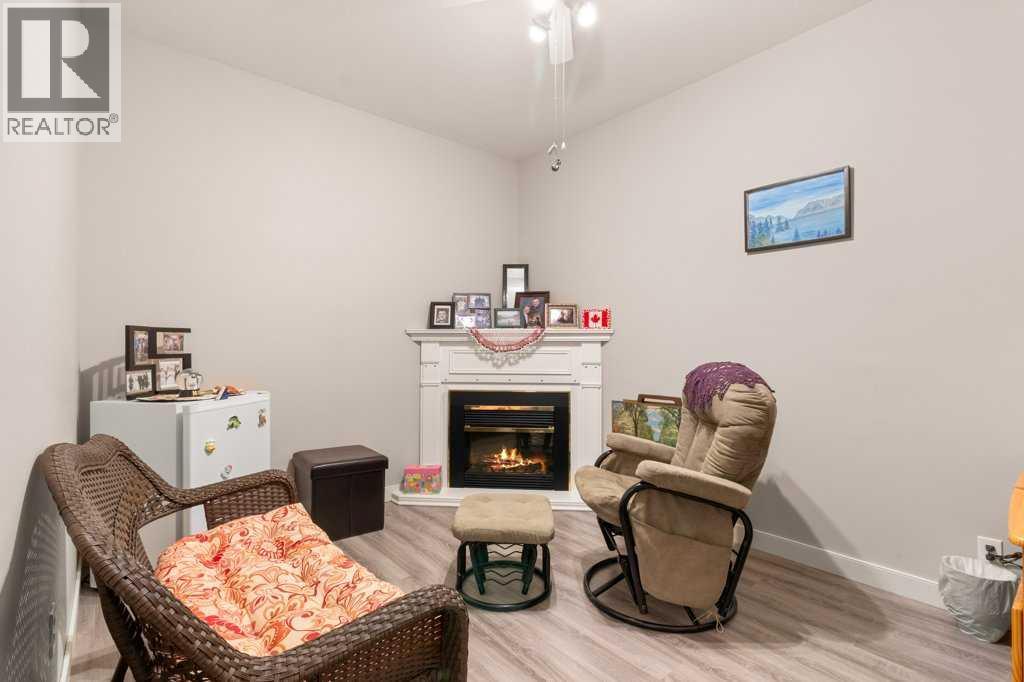 100 Lakeway Boulevard - Photo 11