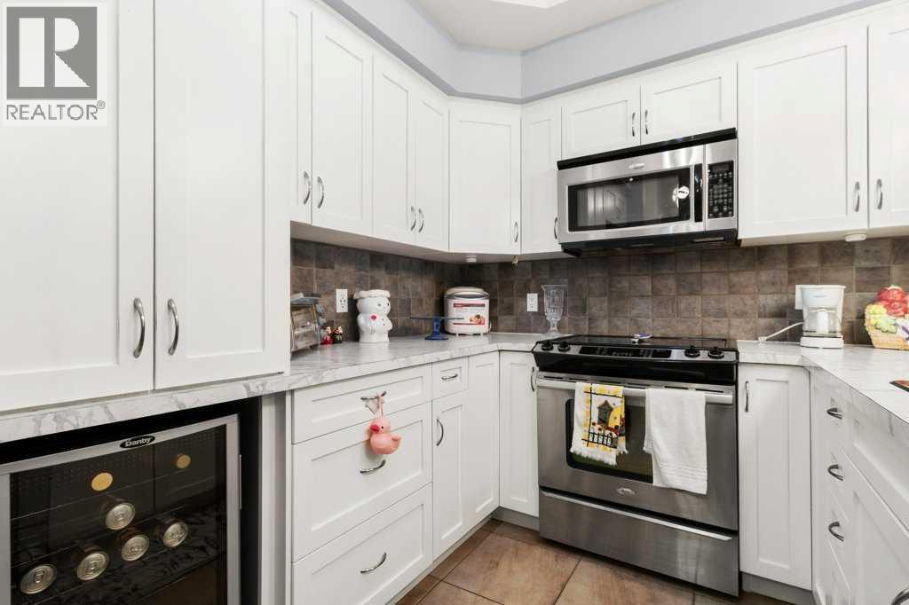 100 Lakeway Boulevard - Photo 5