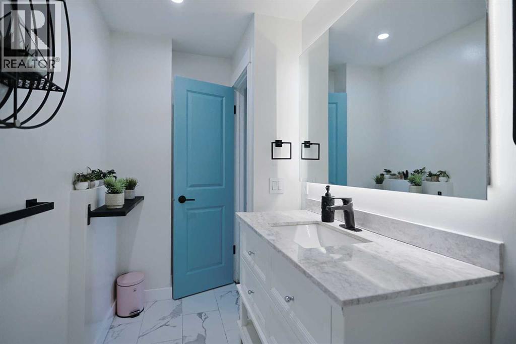 310 Falconridge Crescent Northeast - Photo 19