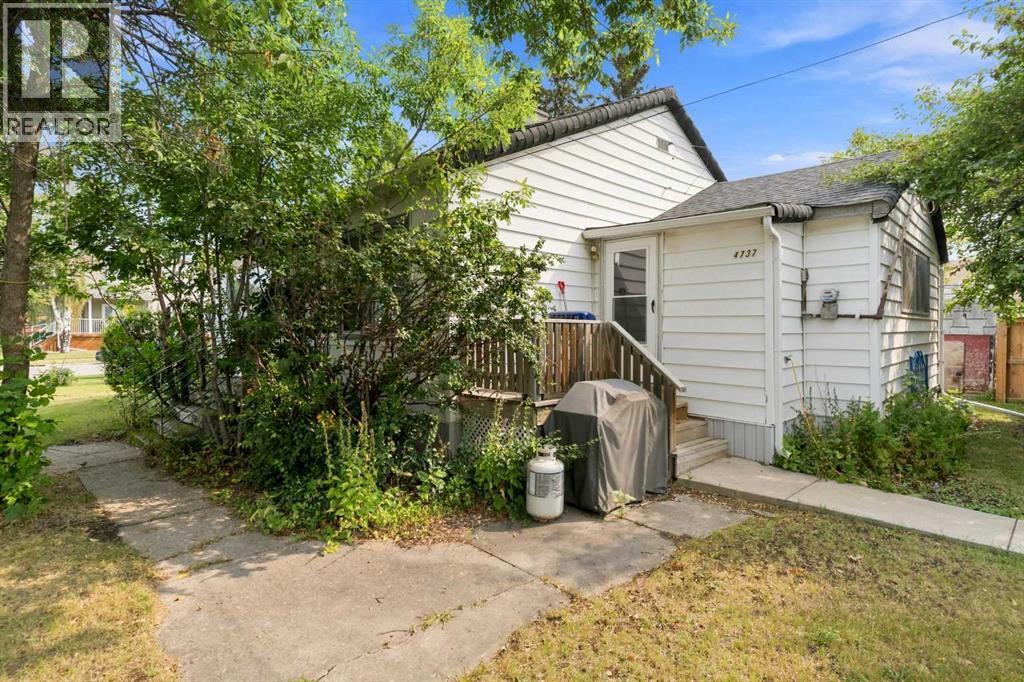 4737 48 Street - 35