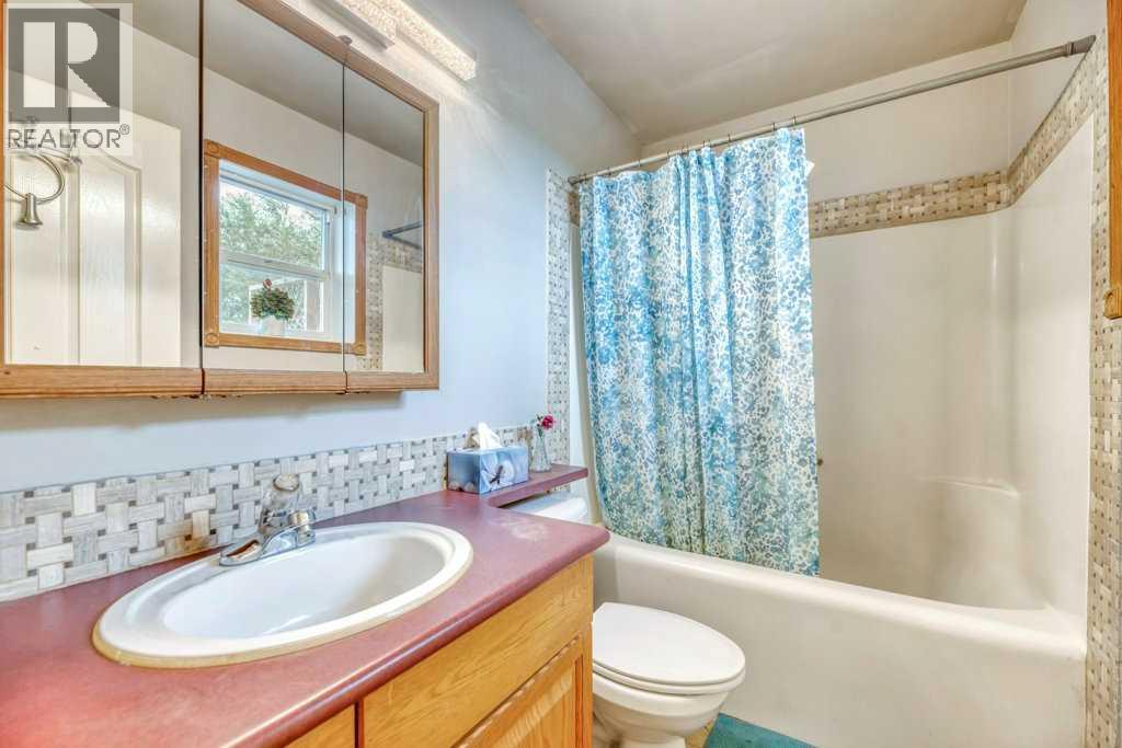 1907 Strathcona Terrace - Photo 34