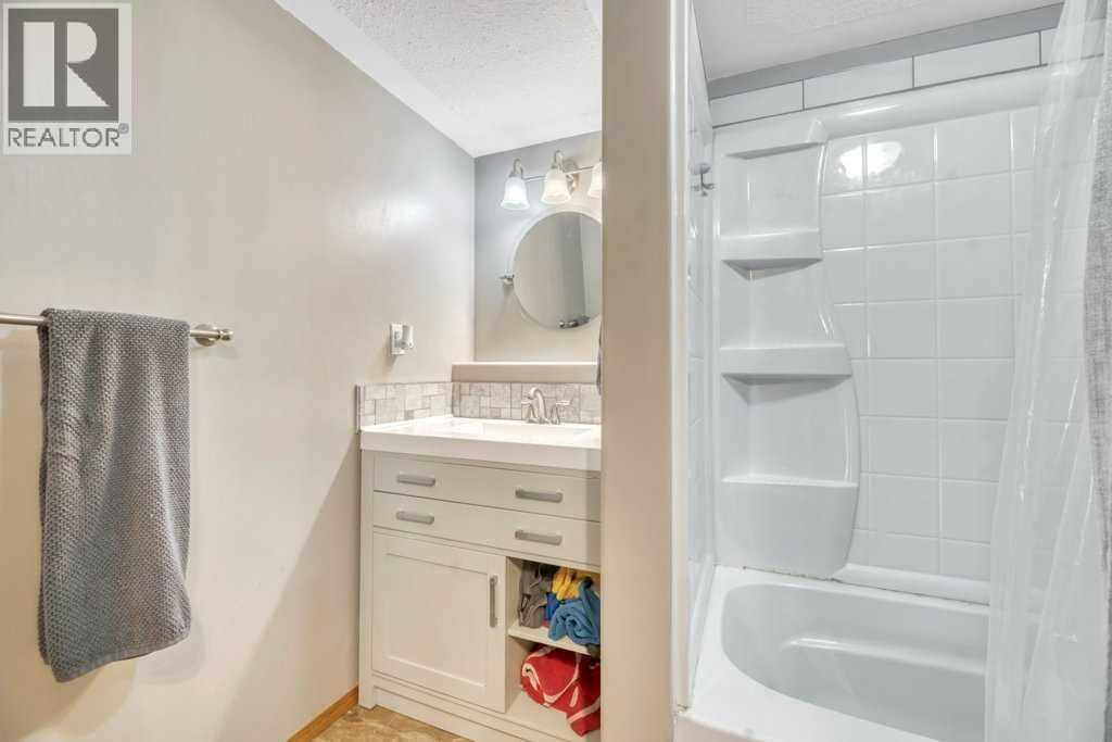 1907 Strathcona Terrace - Photo 36