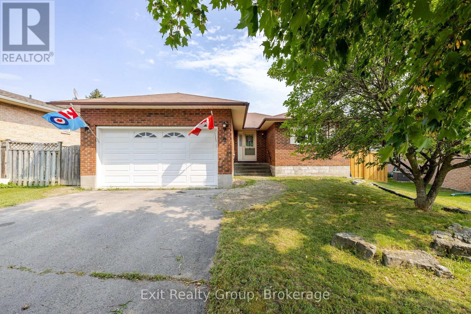 7 DUNNETT DRIVE - 1