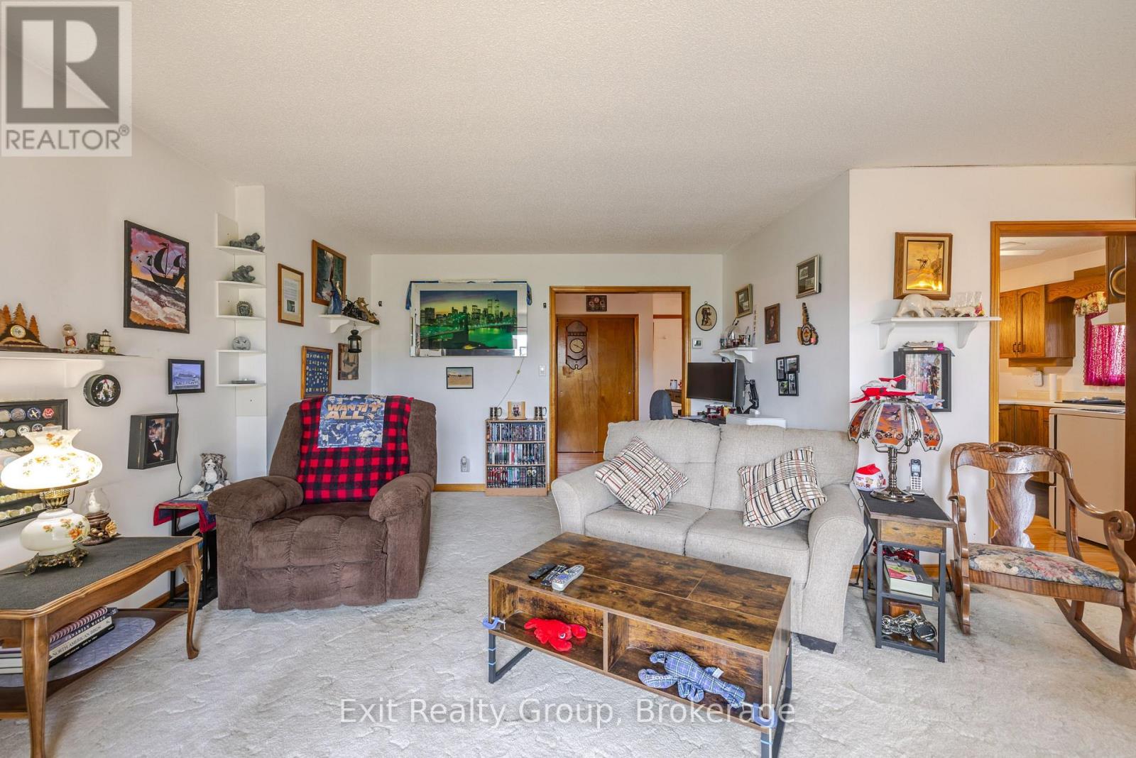 7 DUNNETT DRIVE - 16
