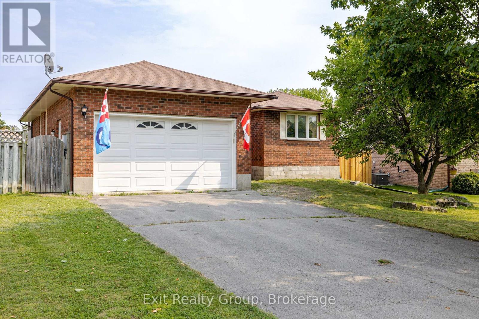 7 DUNNETT DRIVE - 2