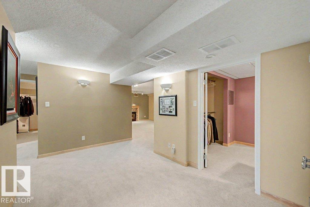 4207 109 A Street NW - Photo 44