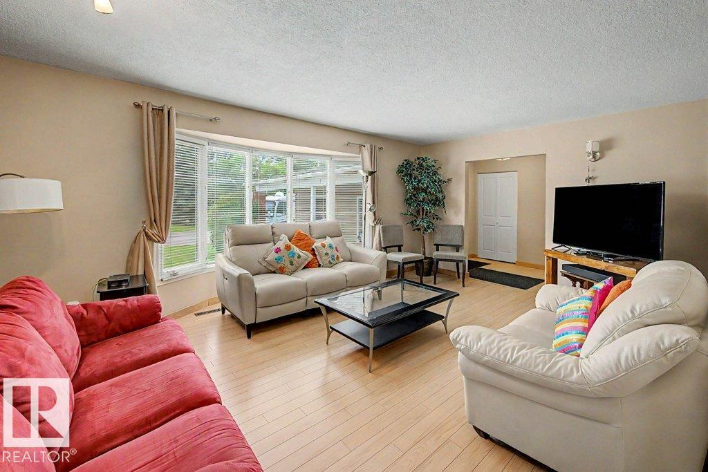 4207 109 A Street NW - Photo 7