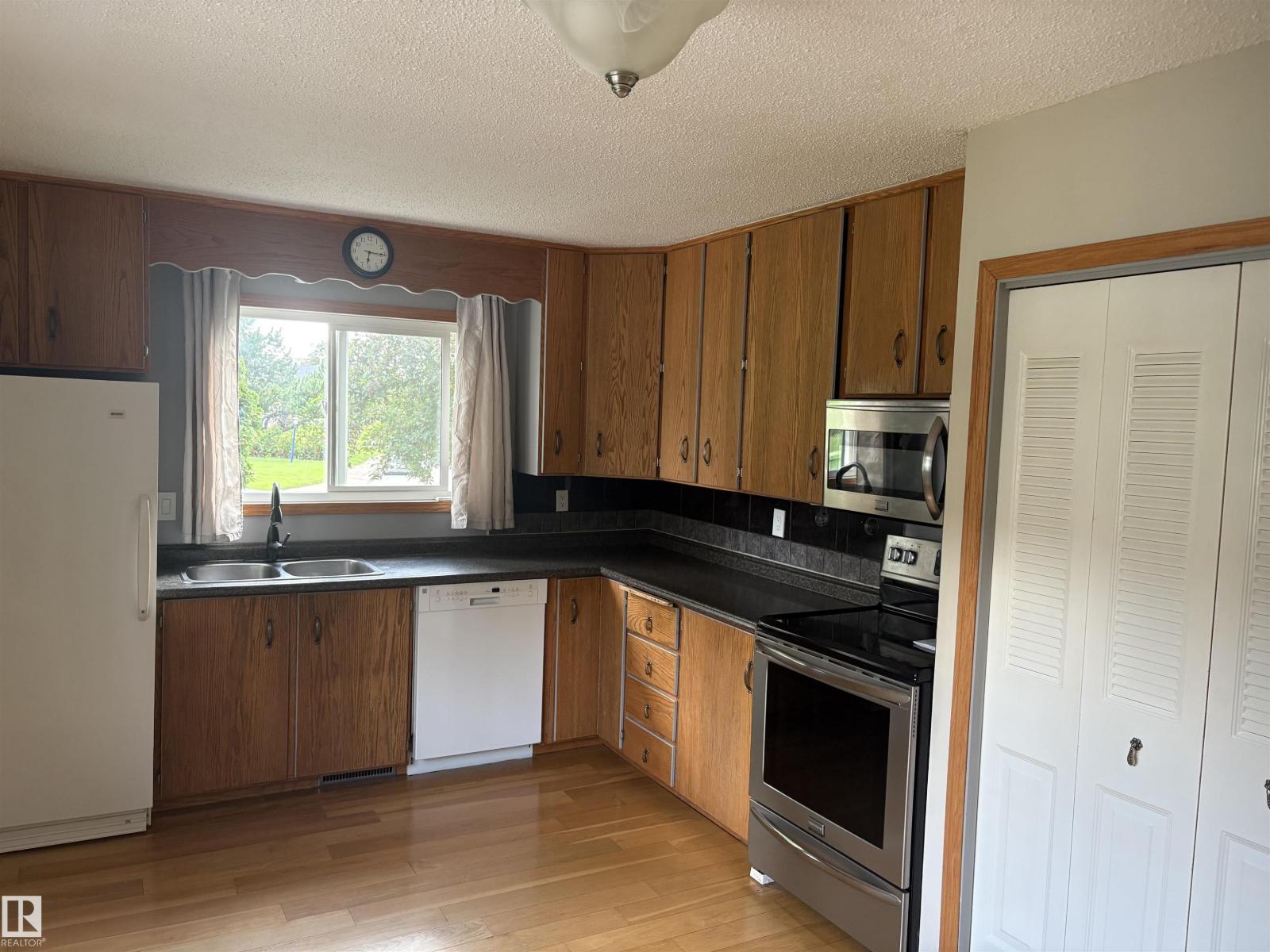 13831 23 Street NW - Photo 17