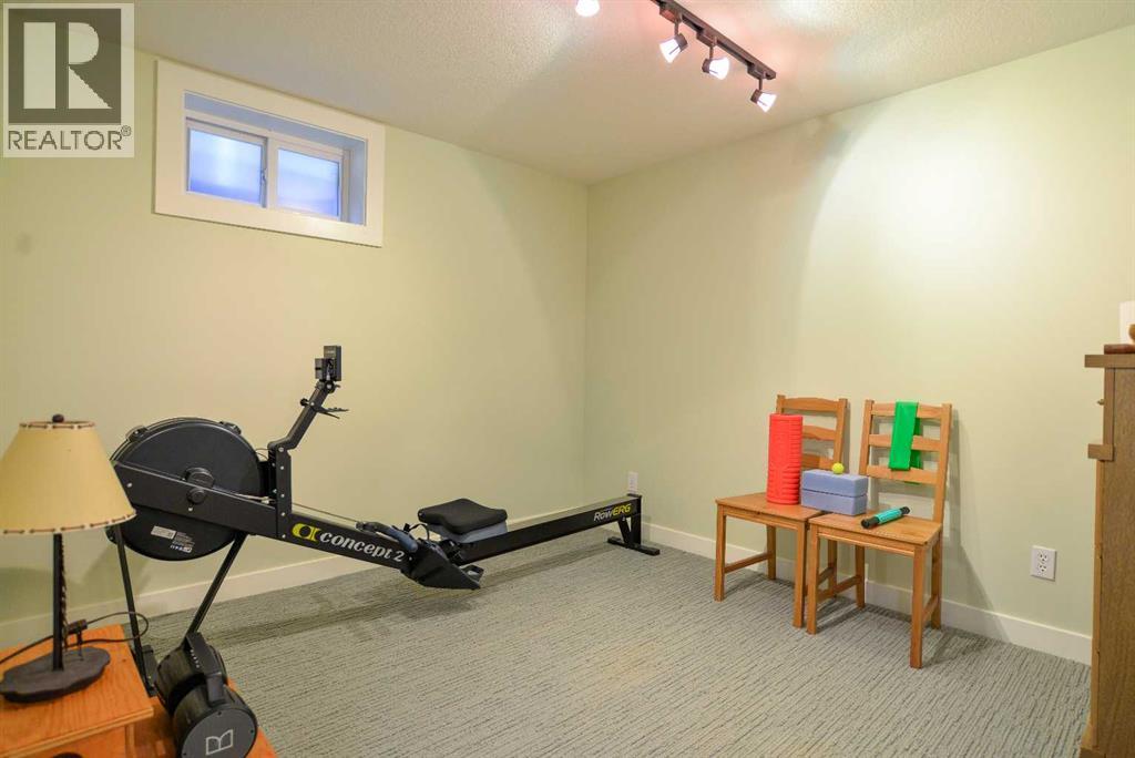 361 Capri Avenue Northwest - Photo 38