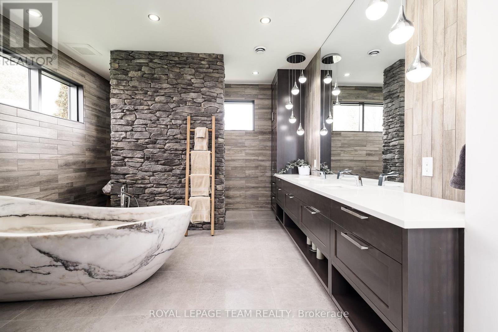 153 ADRIEN STREET - Image 21