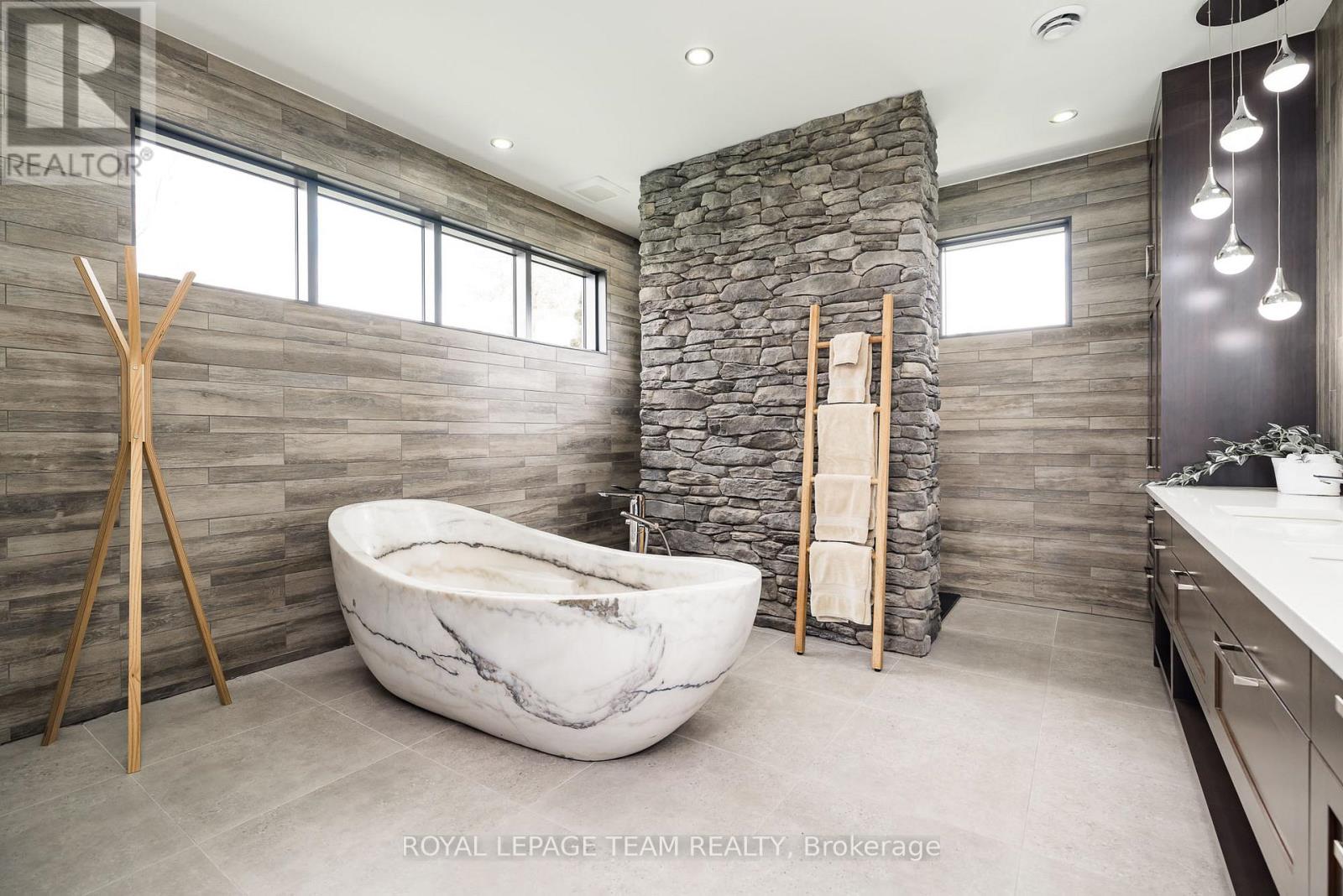 153 ADRIEN STREET - Image 22