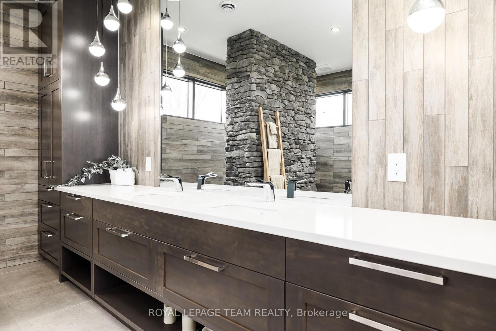 153 ADRIEN STREET - Image 23