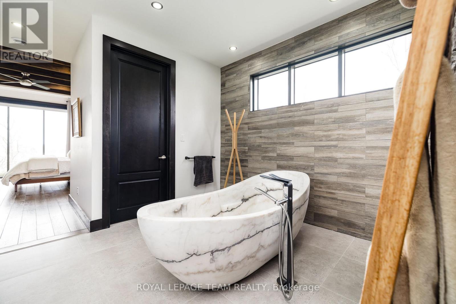 153 ADRIEN STREET - Image 25