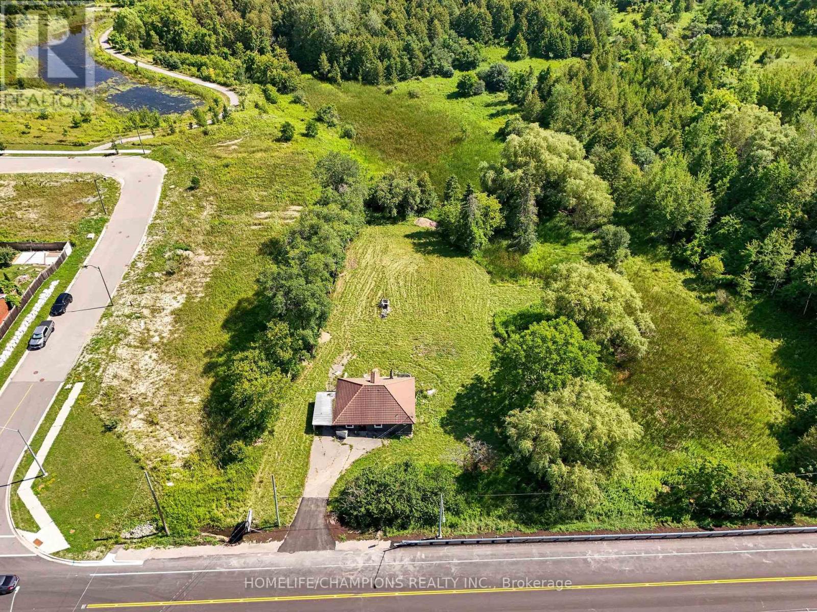 997 MOUNT ALBERT ROAD - Image 30