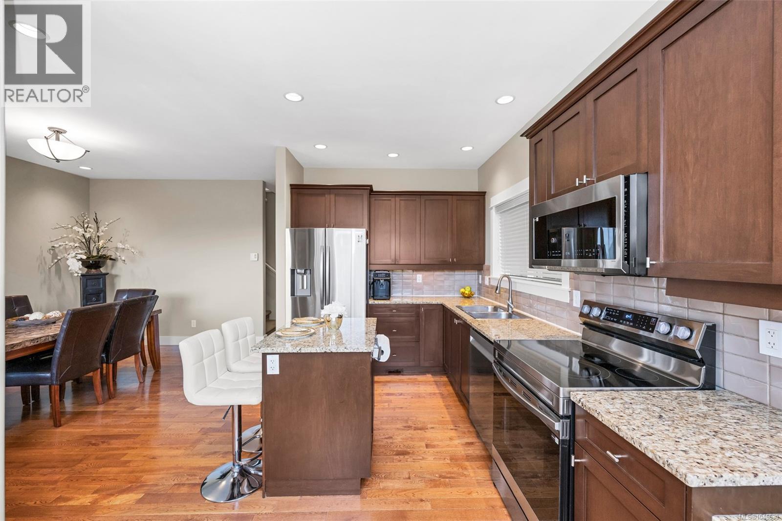 7 4583 Wilkinson Road, Saanich