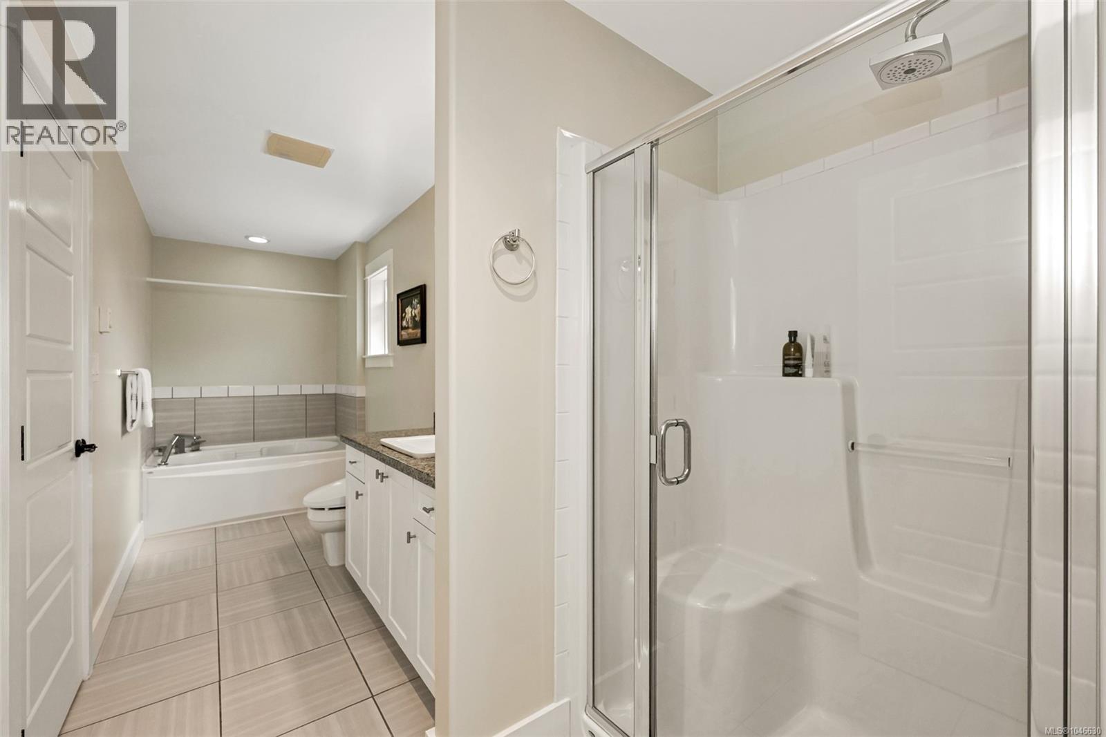 7 4583 Wilkinson Road, Saanich