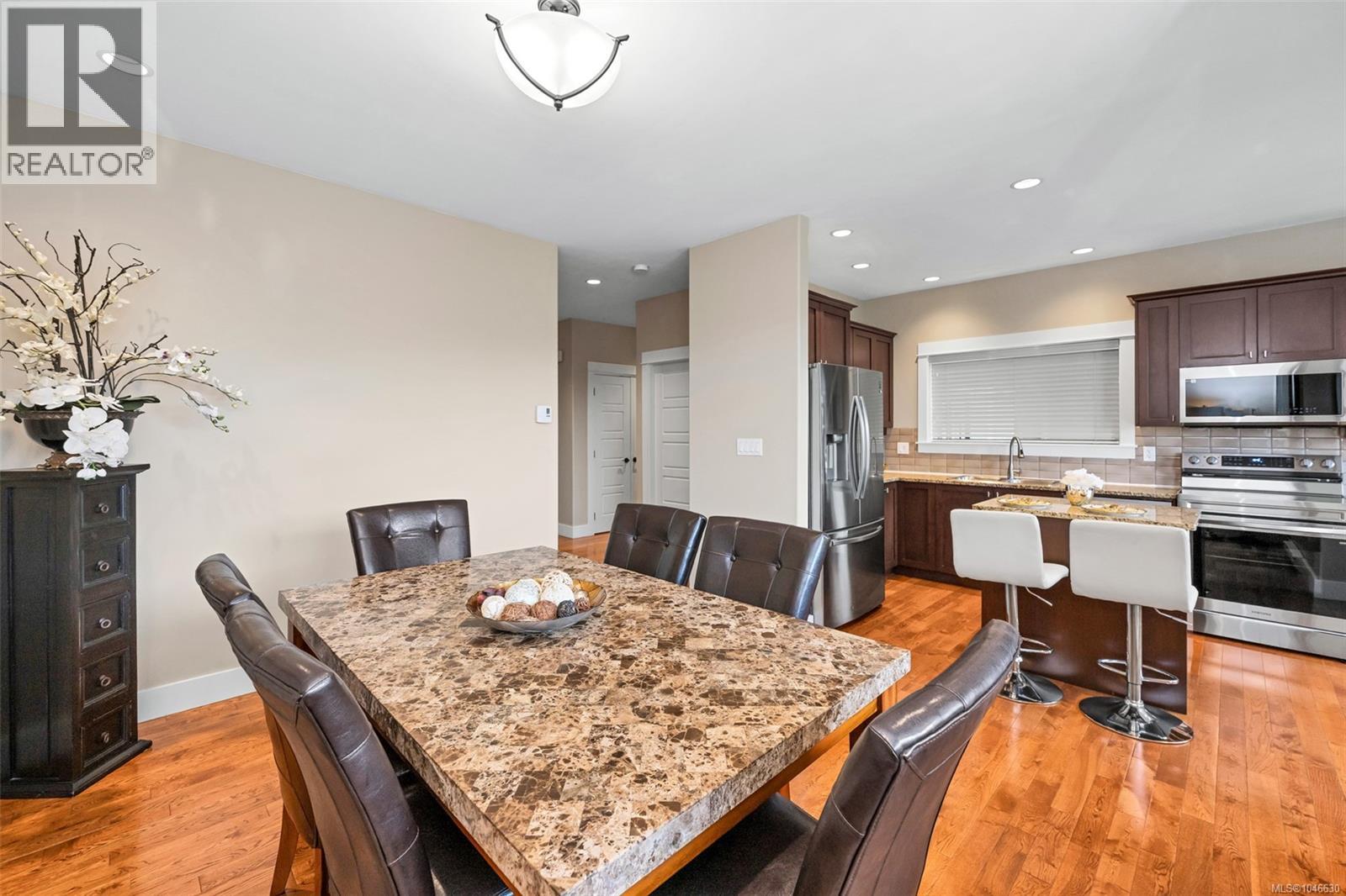 7 4583 Wilkinson Road, Saanich