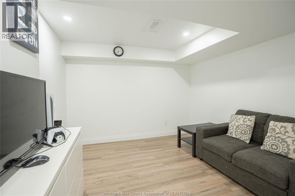 3381 Pineview CRESCENT - 14