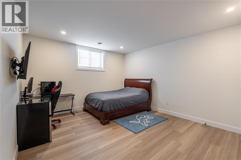 3613 Queen STREET - Image 36