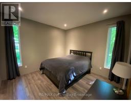 33 St. Laurent Boulevard, Tiny, ON L9M0J2 Photo 8